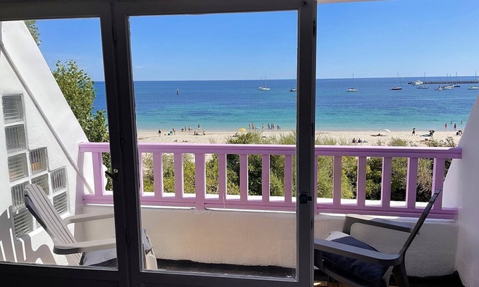 Audierne Apartamento | Studio in a magnificent Villa, private beach access