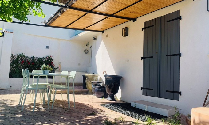 Allauch Apartamento | Studio in a the Heart of Provence