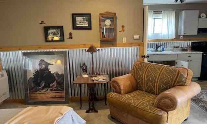 Craig Cabaña | Studio in Downtown Craig - Walk to Missouri River!