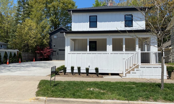 Saugatuck Apartamento | Studio in Downtown (Haven Suites · Saugatuck)