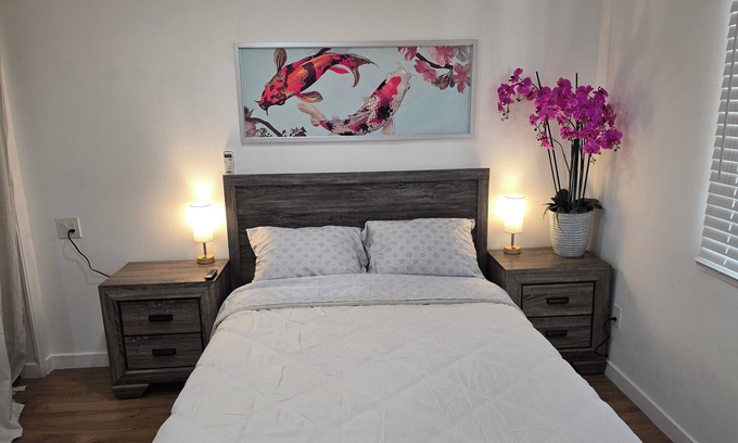 Eastside Apartamento | Studio in Long Beach with AC