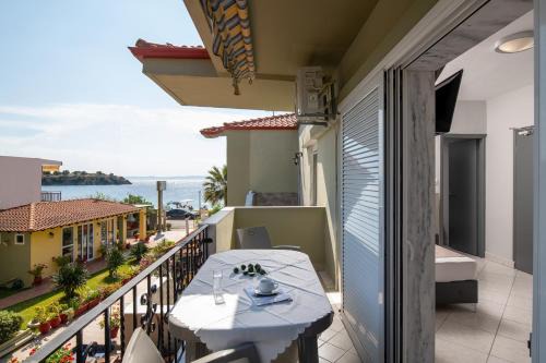 Toroni Apartamento | studio Joh-Anna