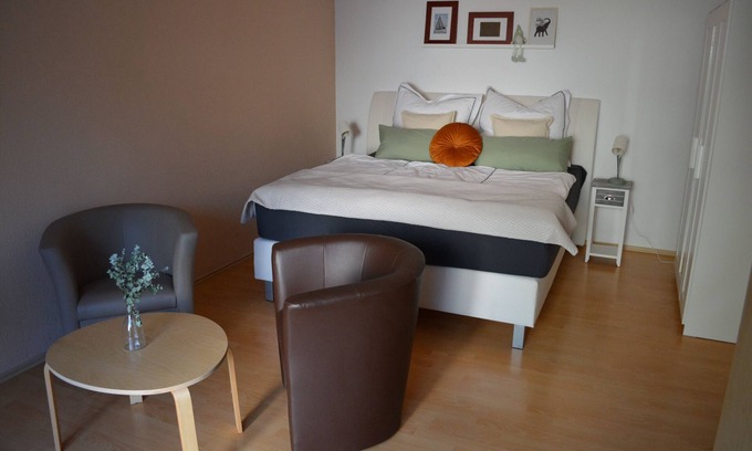 Estenfeld Apartamento | Estudio 'Komfort-Apartment Mit Terrasse' con Terraza Privada y Wi-Fi