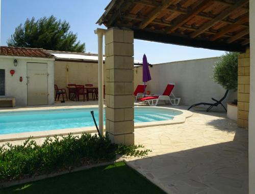 Rieux-Minervois Apartamento | Studio l'Obrador 25 m2 - Cuisine & terrasse - accès piscine