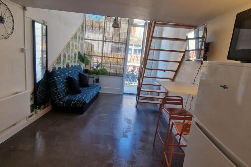 Lezignan-Corbieres Apartamento | Studio L'Occitan en plein centre ville avec balcon