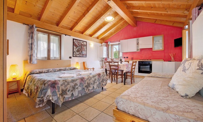 Dosso del Liro Apartamento | Estudio 'La Fonte Di Mariella' con vistas a la montaña, zona de bienestar y Wi-Fi