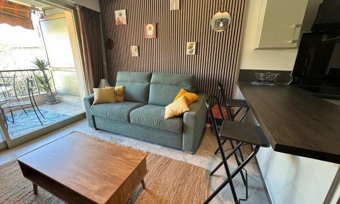 Mandelieu-la-Napoule Beach Apartamento | Studio La Napoule 2 min beach 4 people air conditioning