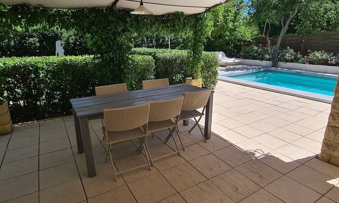 Mimet Apartamento | Studio Le Cèdre Avec Piscine