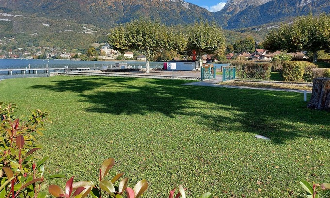 Duingt Apartamento | Studio les Pieds Dans L'eau