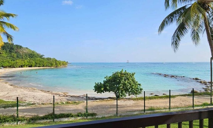 Bas du Fort Apartamento | Studio - Magnifique vue mer - Pieds Dans L'eau