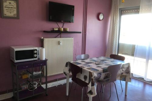 Balaruc-les-Bains Apartamento | Studio meublé 28m2 vue côté Balaruc centre et massif de la Gardiole
