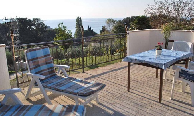 Rab Town Apartamento | Apartamento vacacional con terraza de jardín de 25 m² con vista al mar
