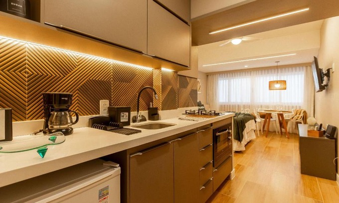 Leme Apartamento | Studio Moderno e Aconchegante para Casal no Leme
