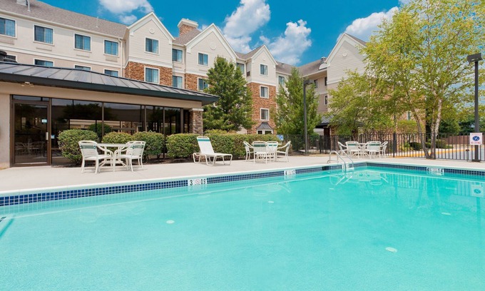 Allentown Apartamento | Estudio cerca de ABE con transporte gratuito al aeropuerto las 24 horas | Acceso compartido a la bañera de hidromasaje