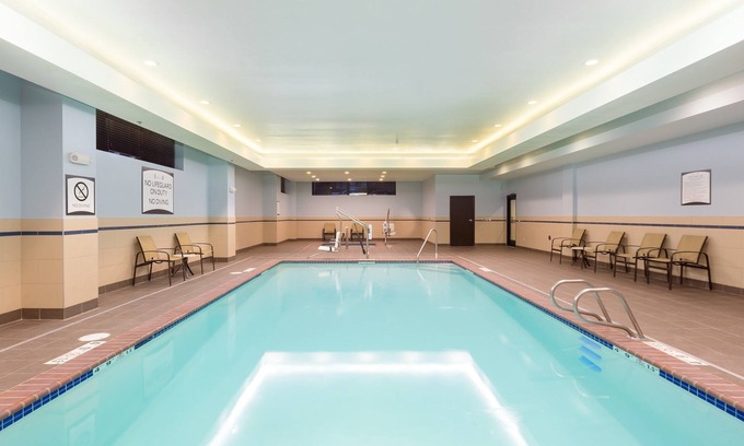 Fremont Apartamento | ¡Estudio accesible cerca del centro de la ciudad con transporte, desayuno y acceso a la piscina GRATIS!
