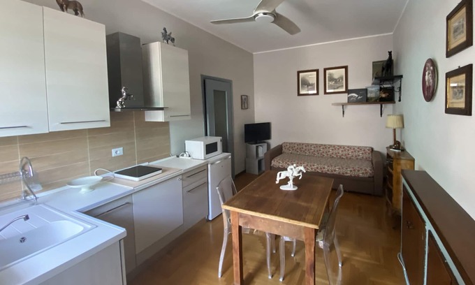 Vimercate Apartamento | Studio near Milan, Lake Como, Bergamo