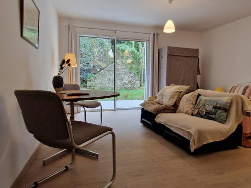 Le Palais Apartamento | Studio neuf avec terrasse et jardin au cœur de Le Palais - FR-1-418-260