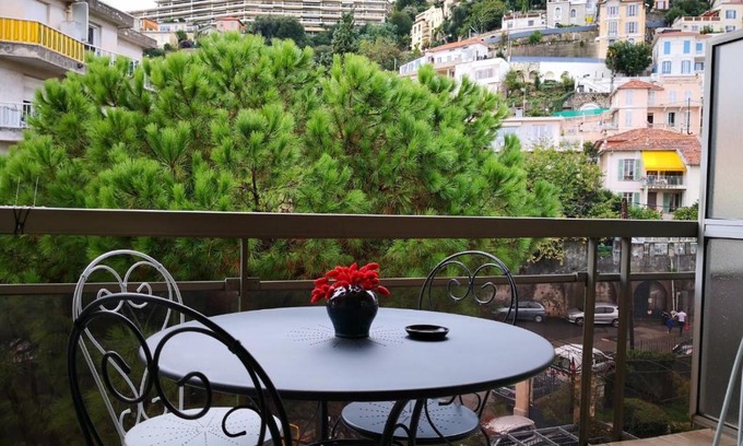 Mantega Apartamento | Studio Nice colline avec parking privé