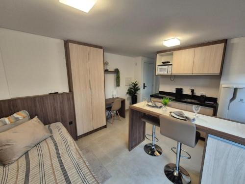 Prado Velho Apartamento | Studio Novo e completo perto da PUC