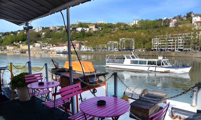 2nd Arrondissement Apartamento | Studio on Barge, Le Cormoran, Edge of the Saône in Lyon