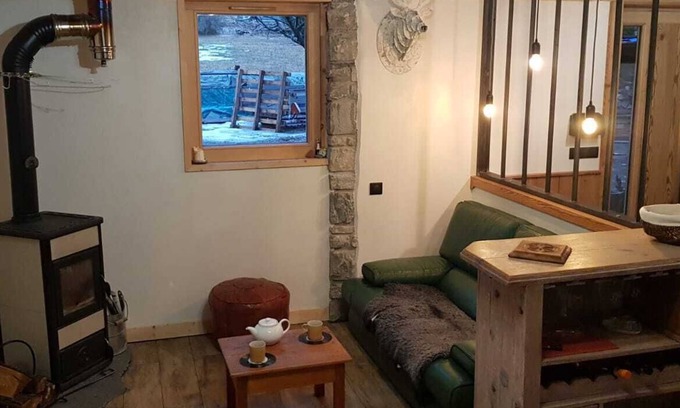 Bramans Apartamento | Studio on the edge of the forest - 2 adults + 1 child