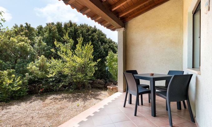 Orosei Apartamento | Estudio 'Osalla' con vistas a la montaña, Wi-Fi y aire acondicionado