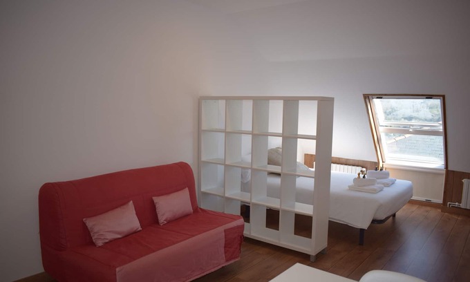 Portomarín Apartamento | Estudio Ático La Casa de Manuel, se encuentra en Portomarín, a 22km de Sarria.