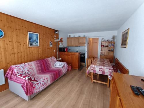 Montgenevre Apartamento | Studio rénové 2* avec coin montagne, 4-5 pers, proche pistes et commerces, village Montgenèvre - FR-1-445-32