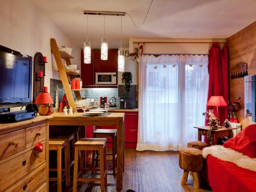Brides-les-Bains Apartamento | Studio rénové 2* pour 4 personnes - Centre de Brides-les-Bains avec parking et wifi - FR-1-512-167