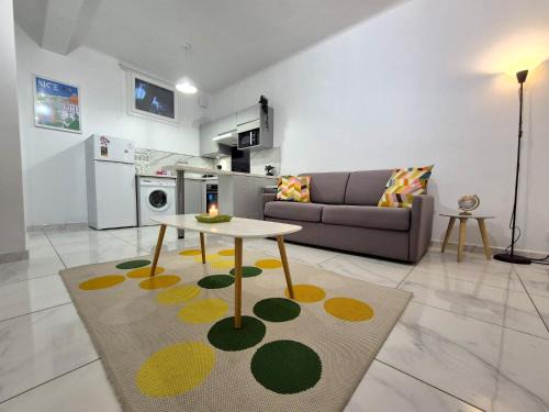 Le Piol Apartamento | Studio rénové au centre ville (15 min de la plage)
