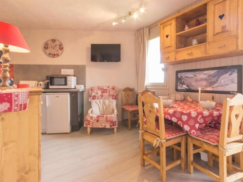 Montchavin Apartamento | Studio rénové proche pistes avec balcon et coin montagne - FR-1-181-2469