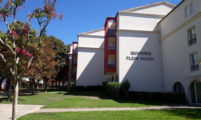 Lamalou-les-Bains Apartamento | Studio rénové, proche centre-ville et thermes, avec jardin, WIFI, animaux acceptés - FR-1-451-62