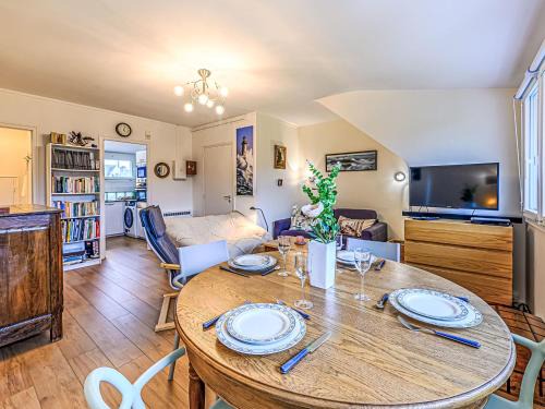 La Trinite-sur-Mer Apartamento | Studio Résidence Kerispert by Interhome