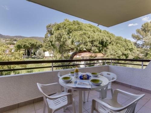 Cavalaire-sur-Mer Apartamento | Studio Sémaphore-2 by Interhome