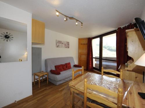Les Menuires Apartamento | Studio skis aux pieds avec balcon sud, confort et équipements complets - FR-1-344-539