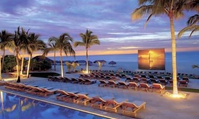 Centro Complejo | Studio Sleeps 2 | Beach | Pool | Hot Tub | Concierge | Lux Stay