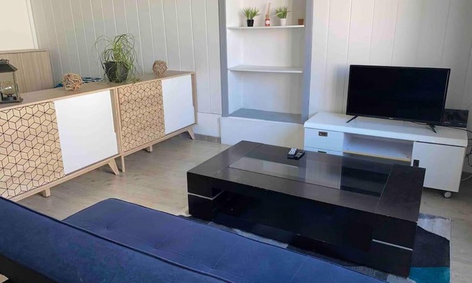 Montceau-les-Mines Apartamento | Studio spacieux proche du centre ville