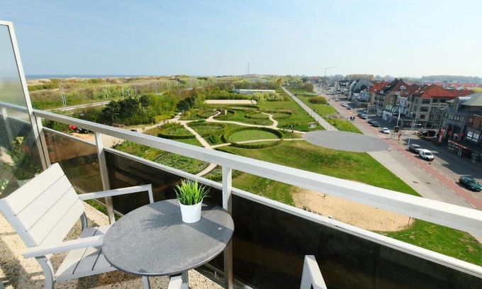 Bredene Apartamento | Studio Studio 604 by Interhome