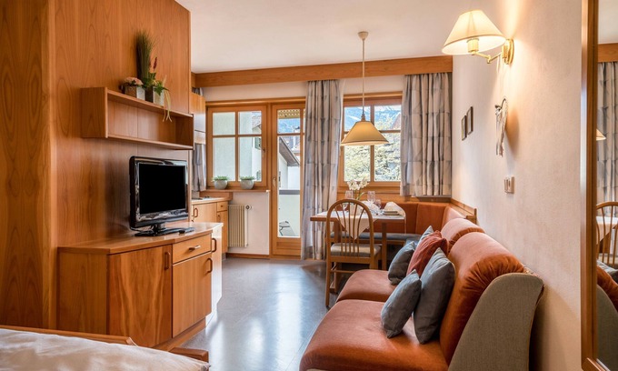 Parcines Apartamento | Estudio 'Taufner Apartment A 105' con vistas a la montaña, jardín y Wi-Fi
