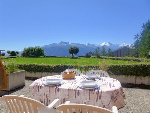 Randogne Apartamento | Studio Terrasse Des Alpes 615 by Interhome