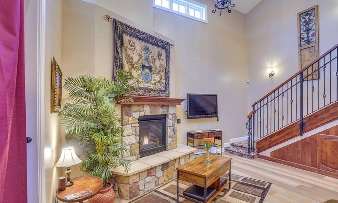 Cedar City Apartamento | Studio w/ Fireplace: Walk to Downtown Cedar City!