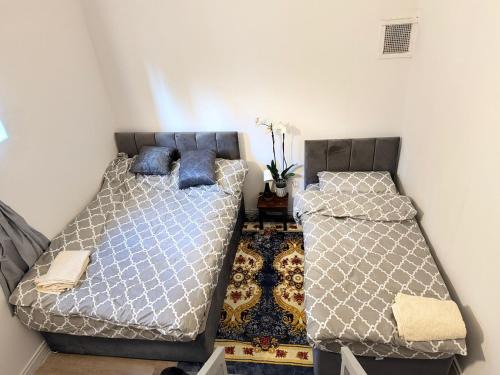 Purley Apartamento | Studio with 3 beds- 20 min from London Bridge and Gatwick Airport