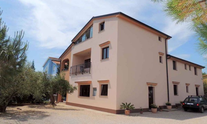 Brzac Apartamento | Studio with balcony and internet