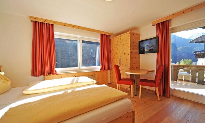 Heiligenblut Cama Y Desayuno | Studio with balcony - Pension-Appartements Bergkristall
