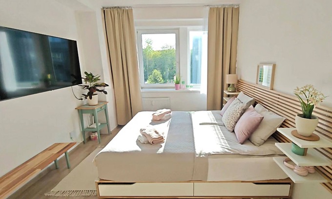 Prague 5 Apartamento | Studio with AC and fitness room in charming Prague