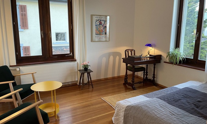 Oerlikon Apartamento | Studio with double bed, kitchen and bathroom/WC