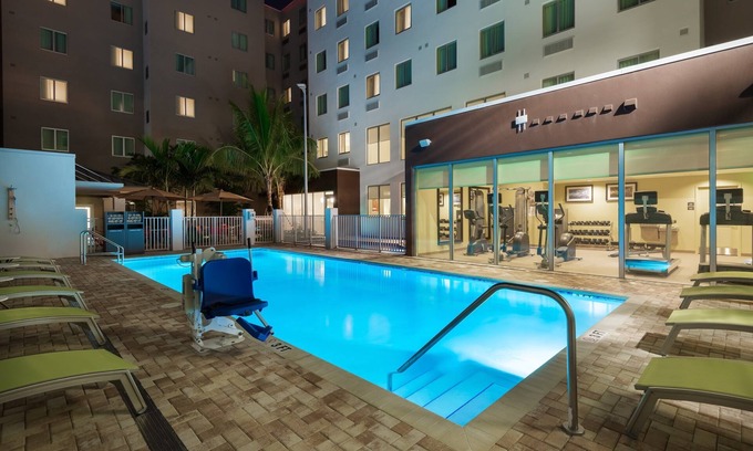 Seybold Apartamento | Estudio con transporte gratuito al aeropuerto a MIA | Desayuno de cortesía + acceso a la piscina