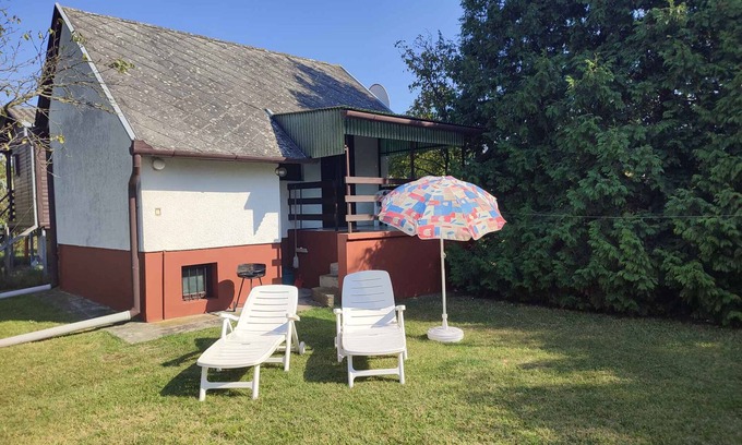 Balatonfenyves Apartamento | Casa vacacional con muebles de jardín cerca del lago Balaton