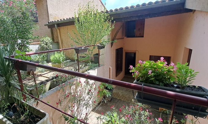 Colomiers Apartamento | Studio with garden in the center of Colomiers in absolute calm.