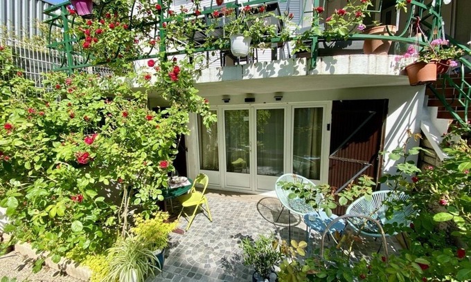 Bagneux Apartamento | Studio with lovely outdoor terrace 10 minutes from Paris (14th) classified 1*.
